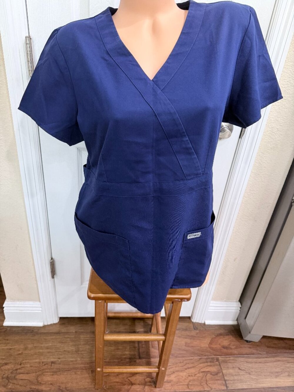 Grey's Anatomy Barco Scrub Top Large Navy Blue Wrap V Neck 3 Pocket 4153